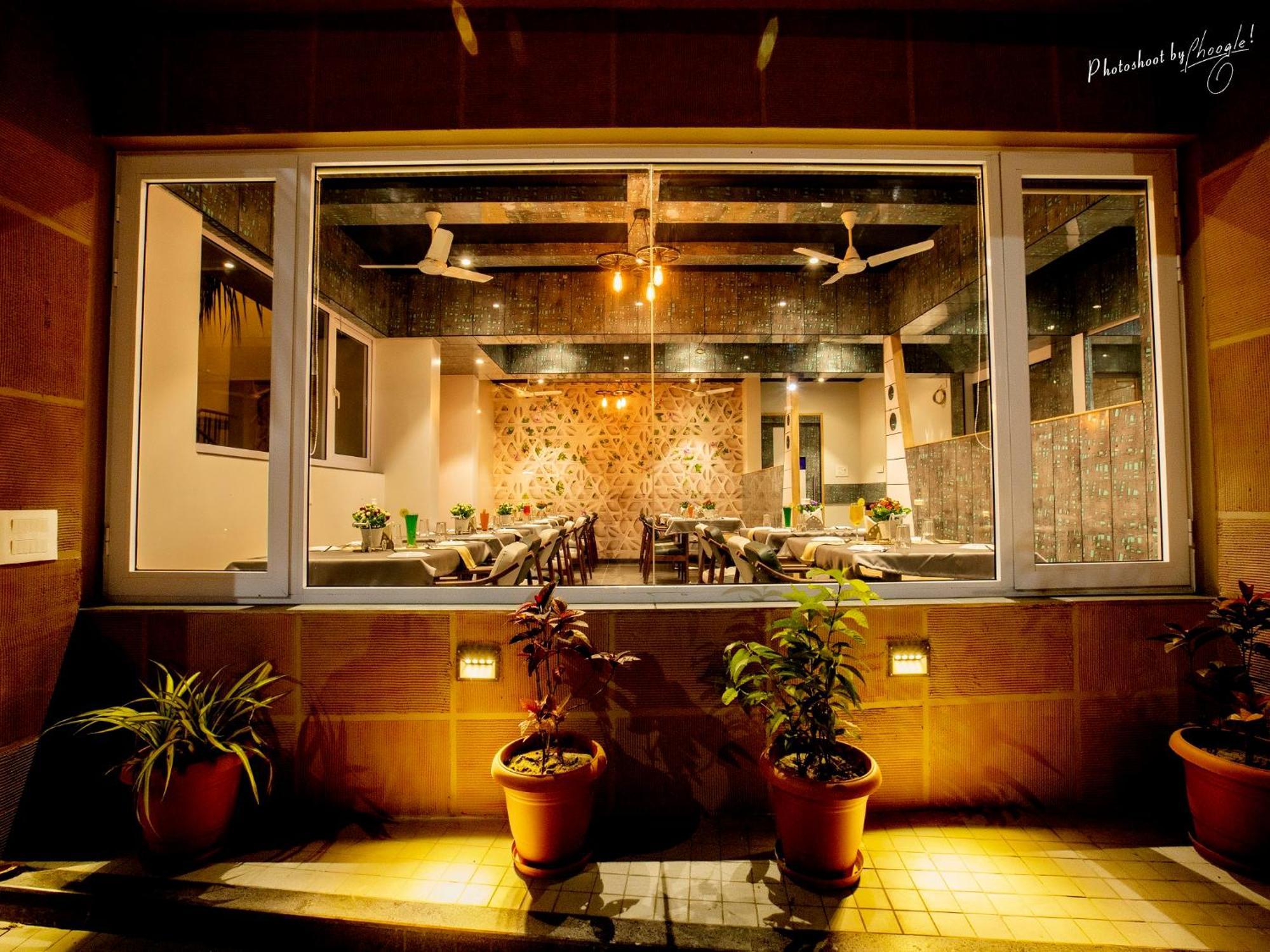 Hotel Prabha Palace Ahmednagar Exterior foto