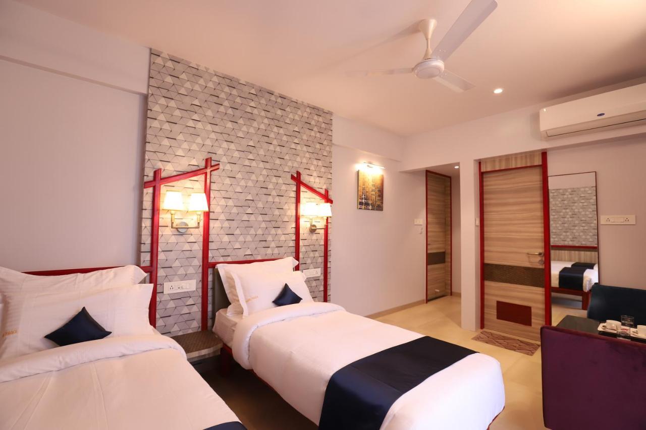 Hotel Prabha Palace Ahmednagar Exterior foto