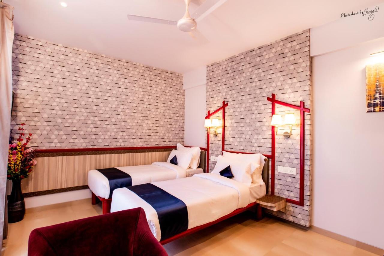 Hotel Prabha Palace Ahmednagar Exterior foto