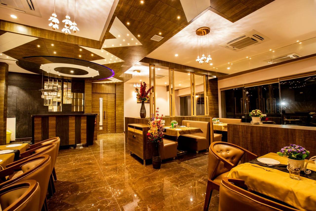 Hotel Prabha Palace Ahmednagar Exterior foto